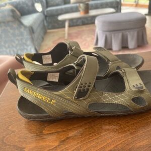 Merrell Green and Black Sandals